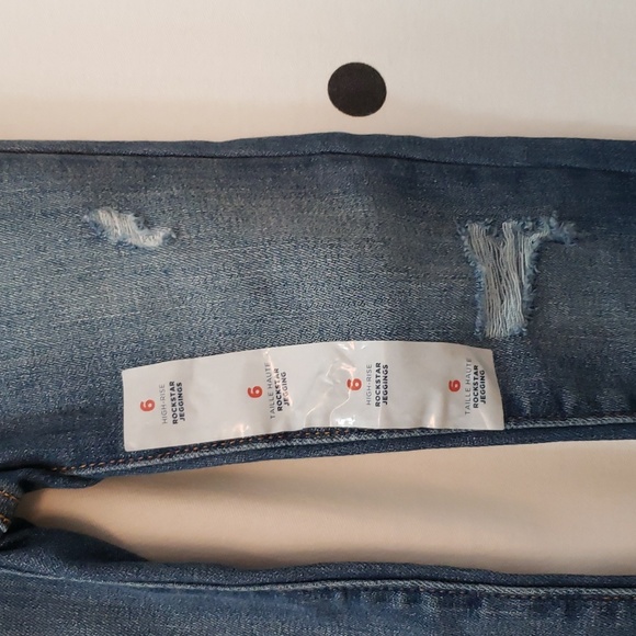 ❤NWT❤ Size 6 Old Navy Jeans - Picture 3 of 5